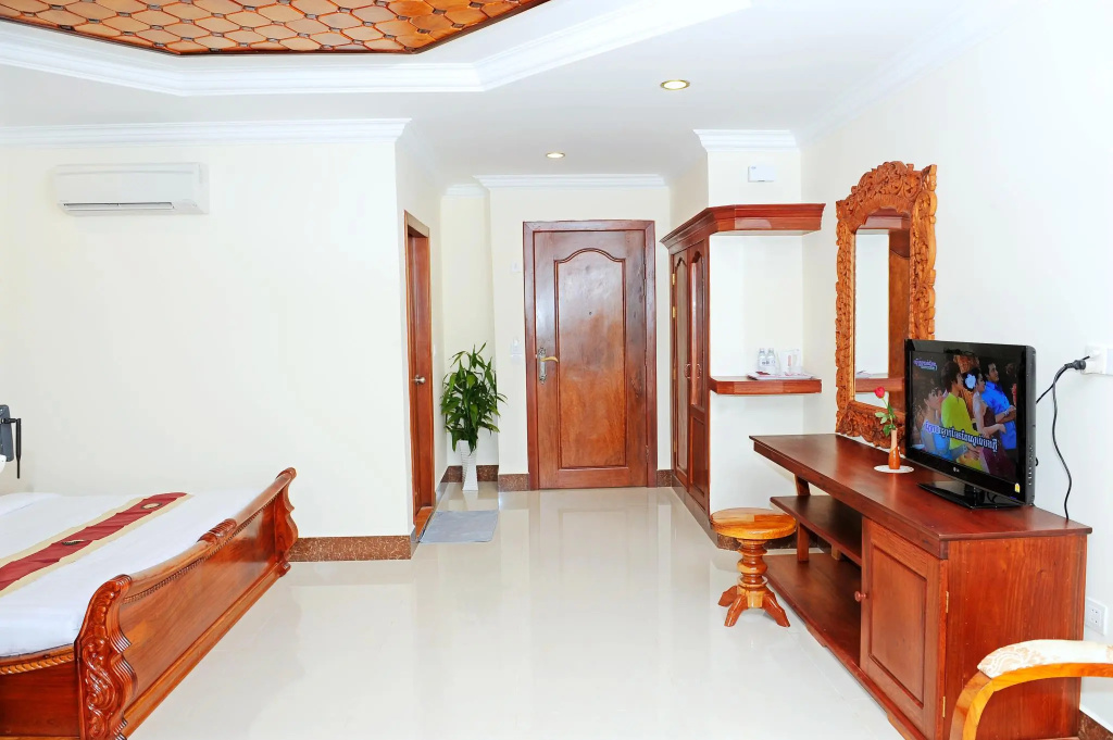 Standard Double room (full double bed)