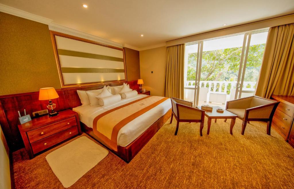 The Golden Crown Hotel