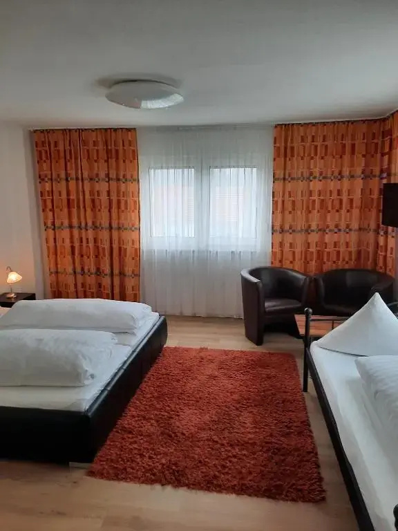 Standard Triple room