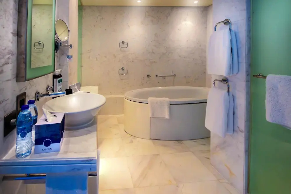 Media One Hotel Dubai - Chambres
