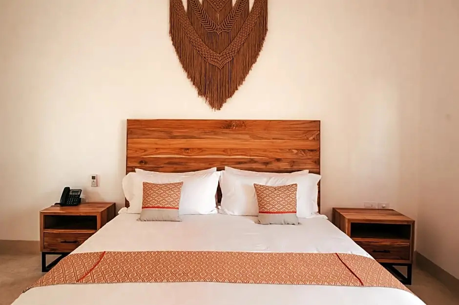Deluxe Double room (full double bed)