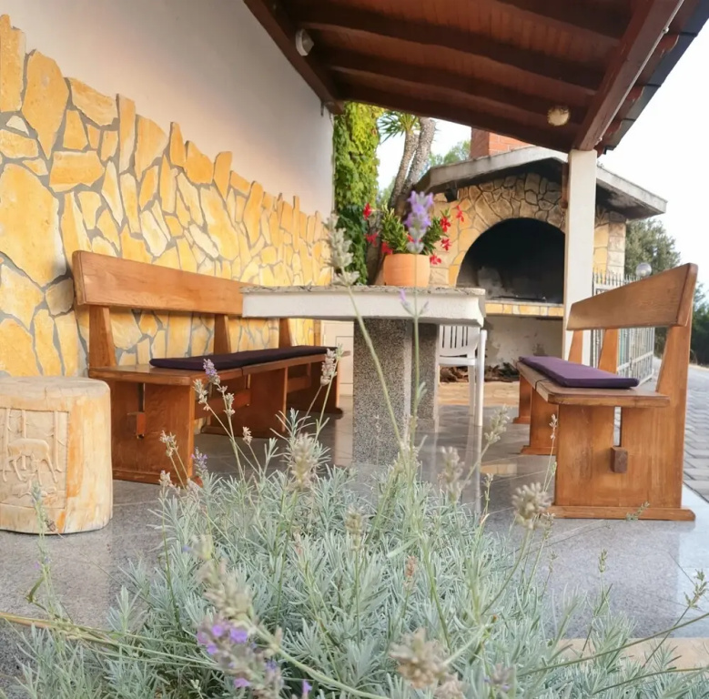 A1- apt With Terrace, Just 3 min Walk to the Beach