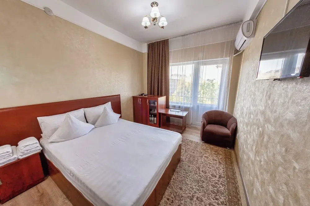 Classic Double room (full double bed)