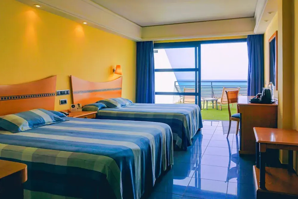 SBH Crystal Beach Hotel & Suites - Adults Only - Chambres
