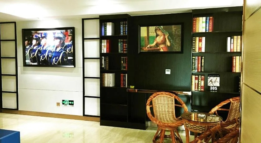 Lobby & Reception
