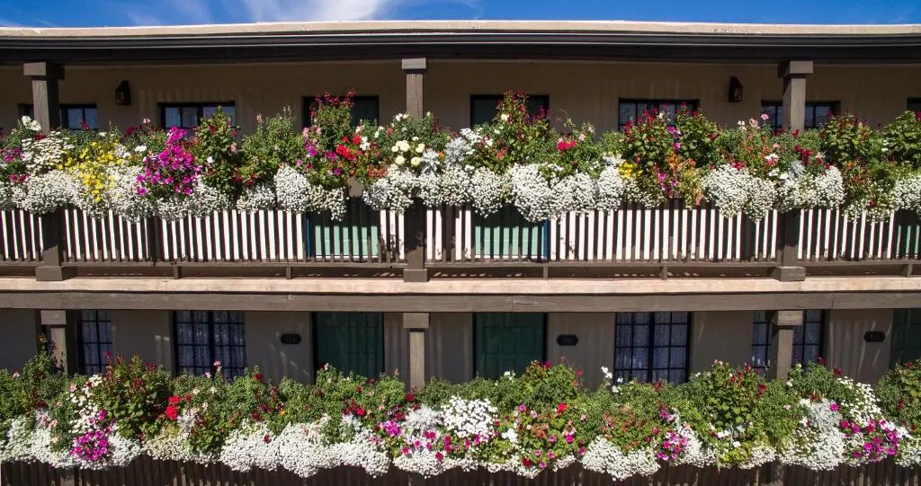 Inn of the Governors