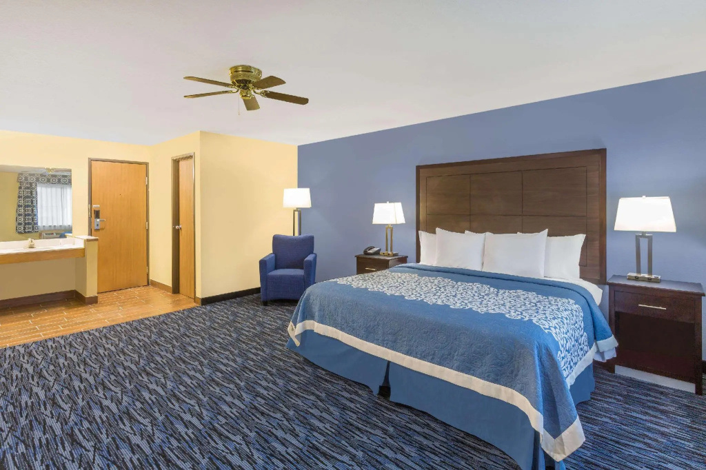 Standard Double room (full double bed)
