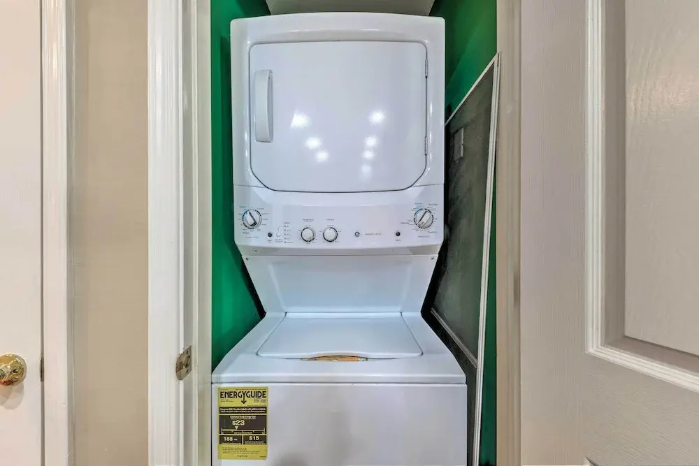 Eclectic Home w/ Deck: 4 Miles to Ski Cloudcroft! - фото 5