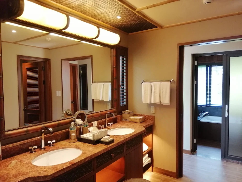 The Pristine Villas and Bungalows at Palau Pacific Resort - фото 6