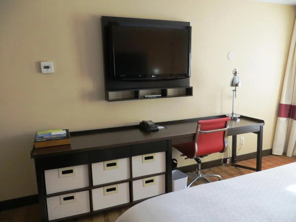 Four Points by Sheraton Hotel & Suites Calgary West - Chambres