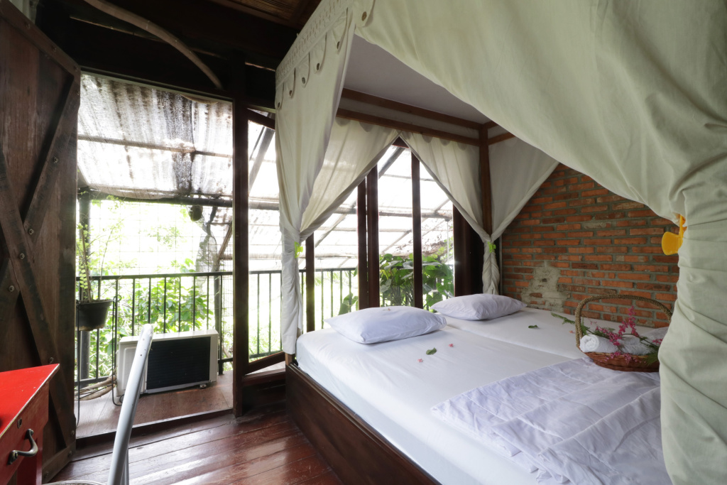 Balcony & Terrace
