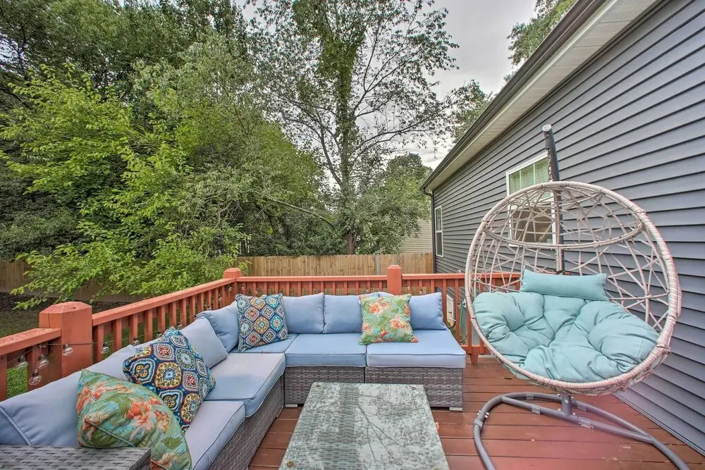 2 Mi to Downtown: Luxe Greenville Retreat!