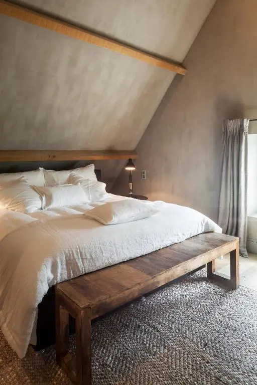 Deluxe Double Studio (full double bed)