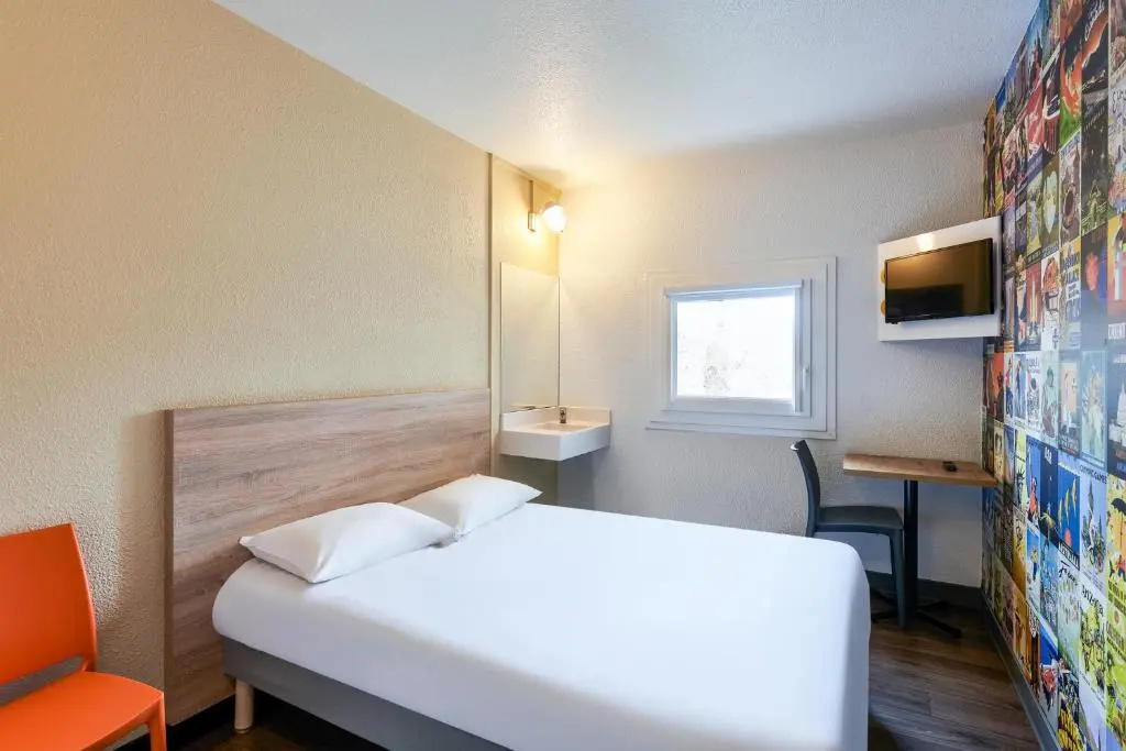 Standard Double room (full double bed)