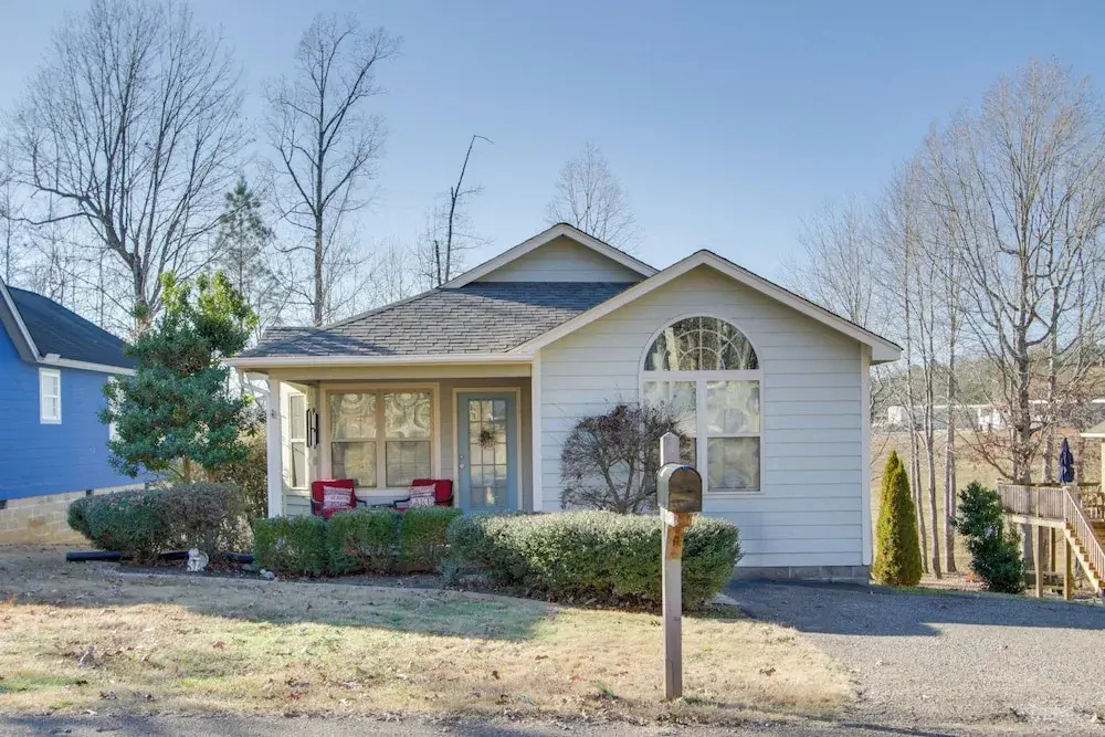 2 Mi to Pickwick Landing State Park: Home w/ Yard