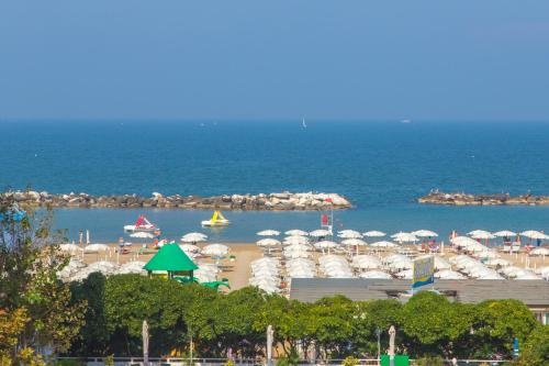 Beach & Waterfront