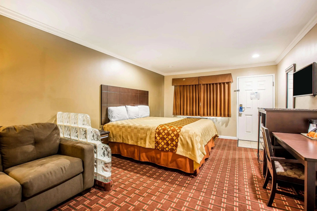 Double Suite (full double bed)