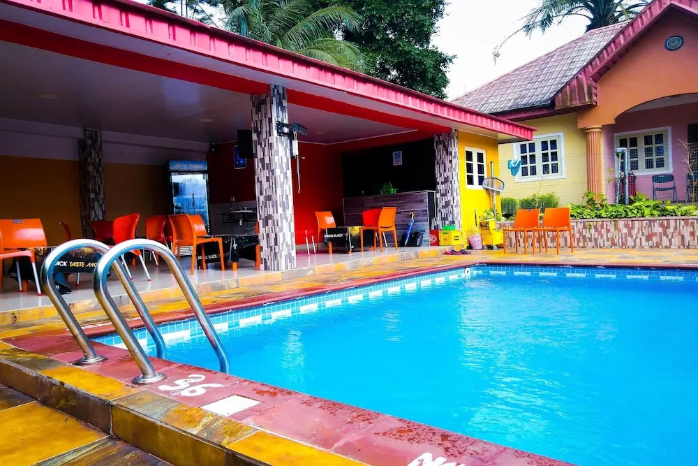 Beneville Hotel And Apartment