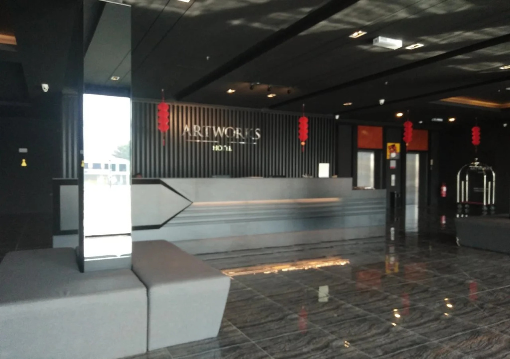Lobby & Reception