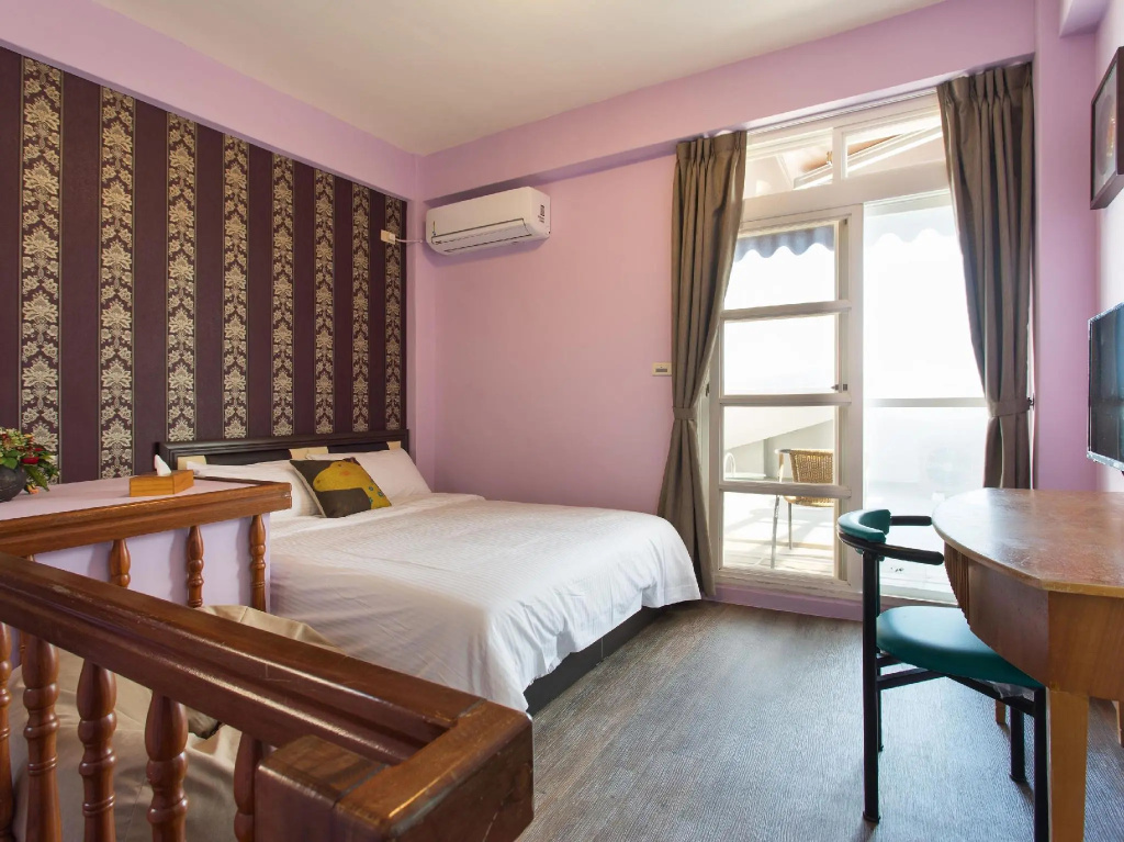 Standard Double room with balcony (full double bed)