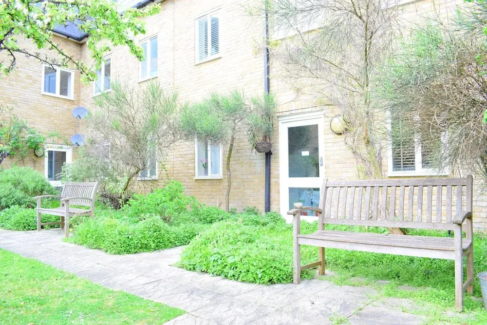 Bright 4 Bed Flat In Stepney Green