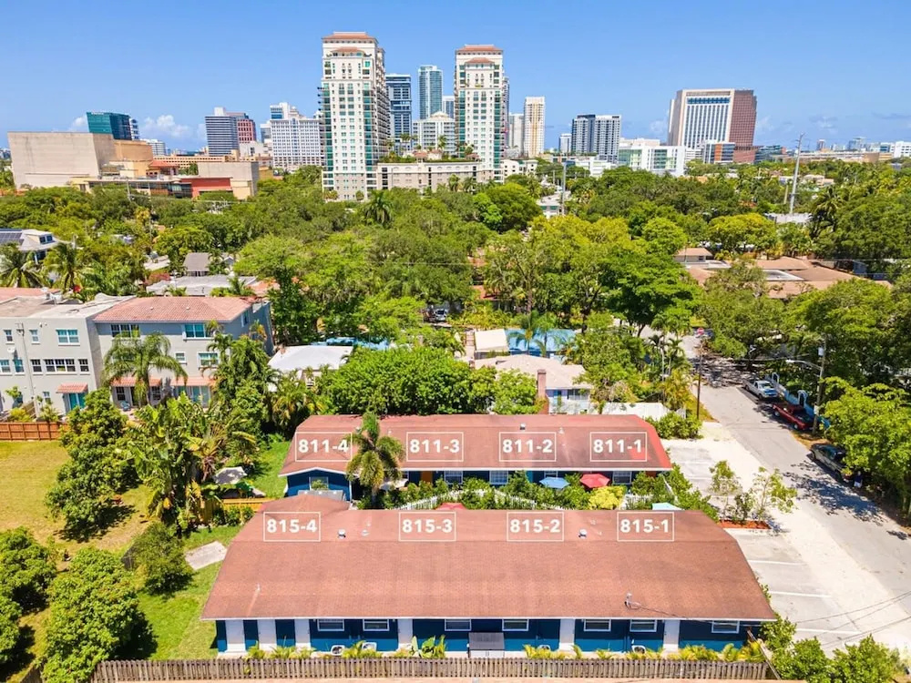 Stylish 2 BR Condo - Free Parking on Premises