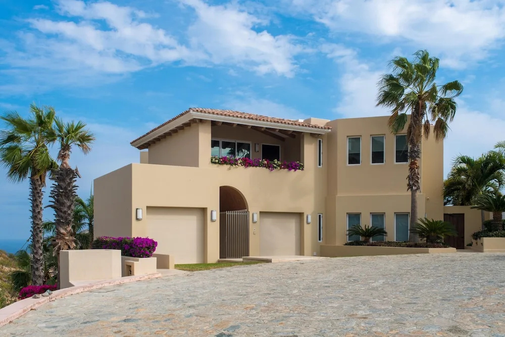 Spacious 5 BR W/amazing Ocean View at Villa del Mar