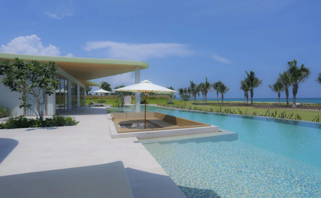 Beach & Waterfront