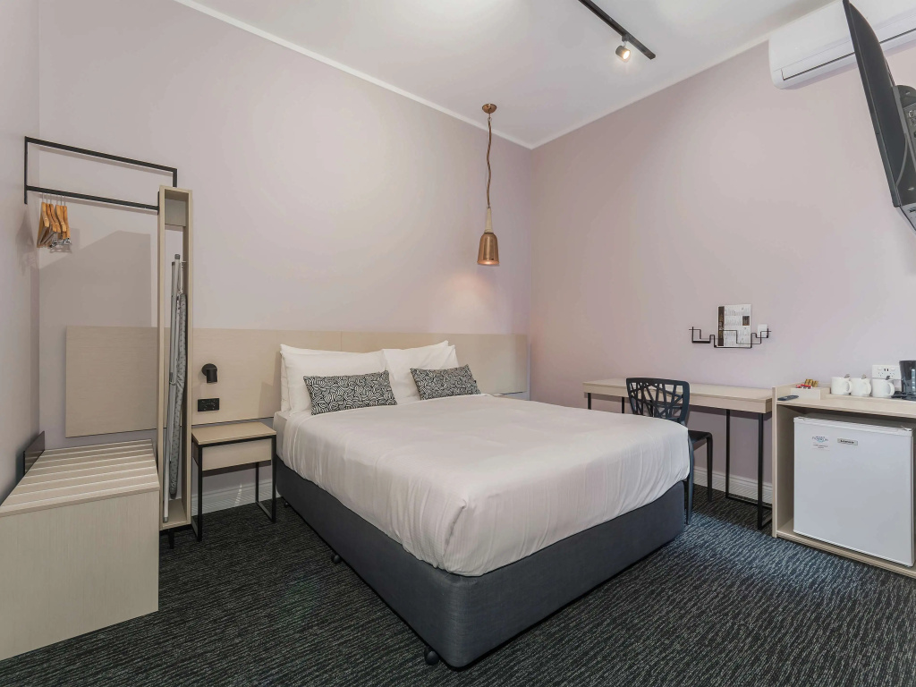 Double Studio (full double bed)