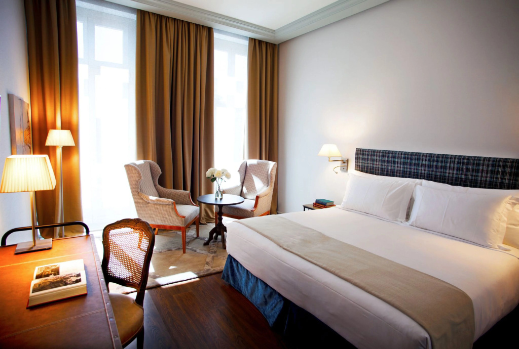 Deluxe Double room (full double bed)