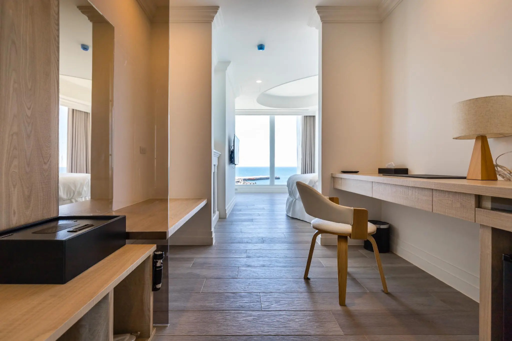 Standard Double room with ocean view (full double bed)