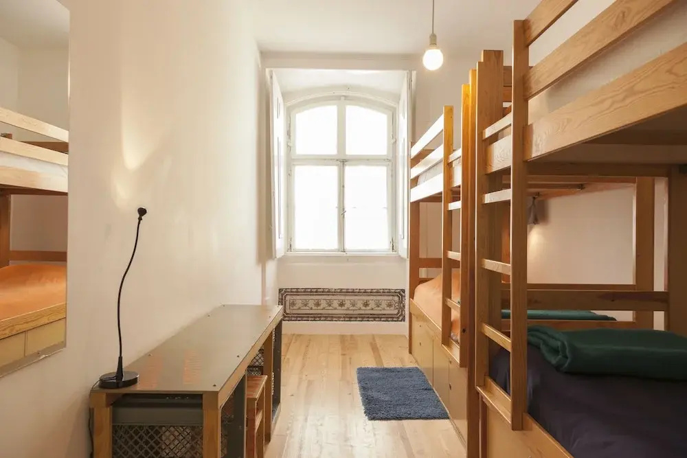 Bed in Dorm with city view