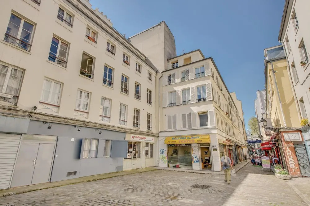 Beautiful Triplex in the center of Paris