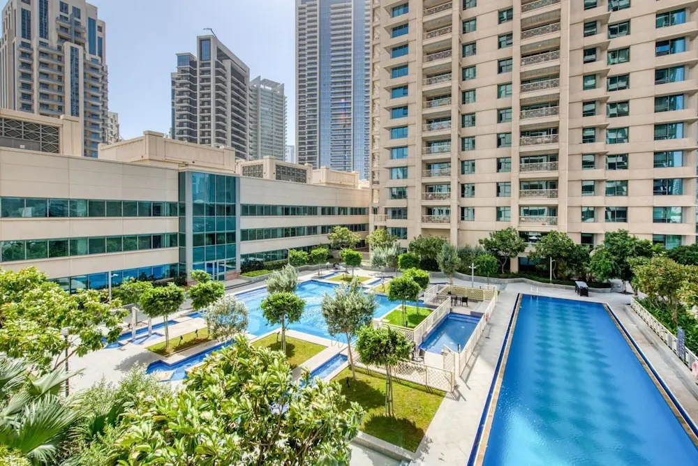 Radiant Urban Retreat With Iconic Burj Khalifa Vws