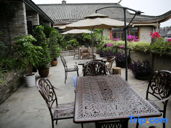 Meet MinshuKu Hotel