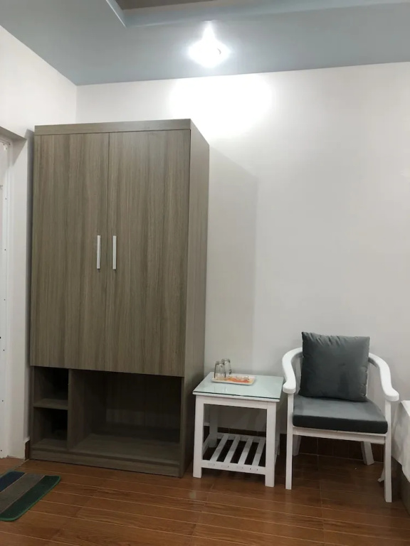 Standard Double room with lake view (full double bed)