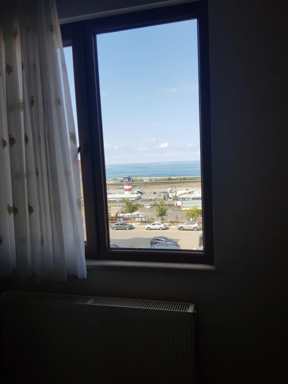 4 Bedrooms Apartment