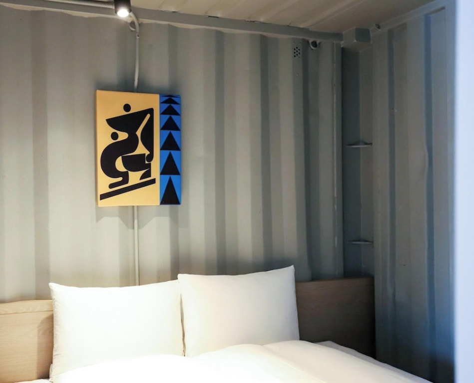 Comfort room