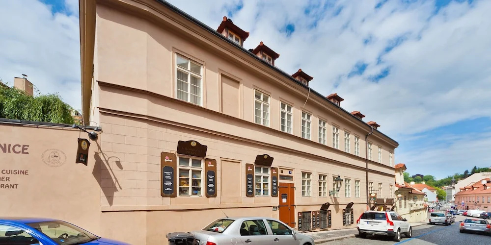 Charles Bridge Hostel and Apartments