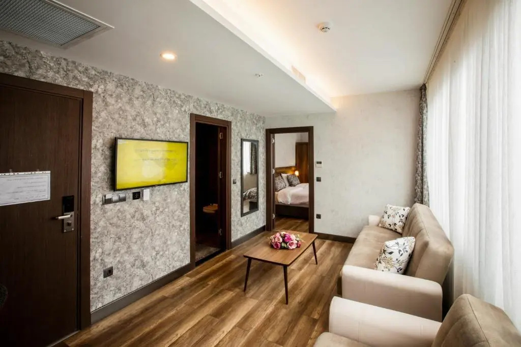 1 Bedroom Suite