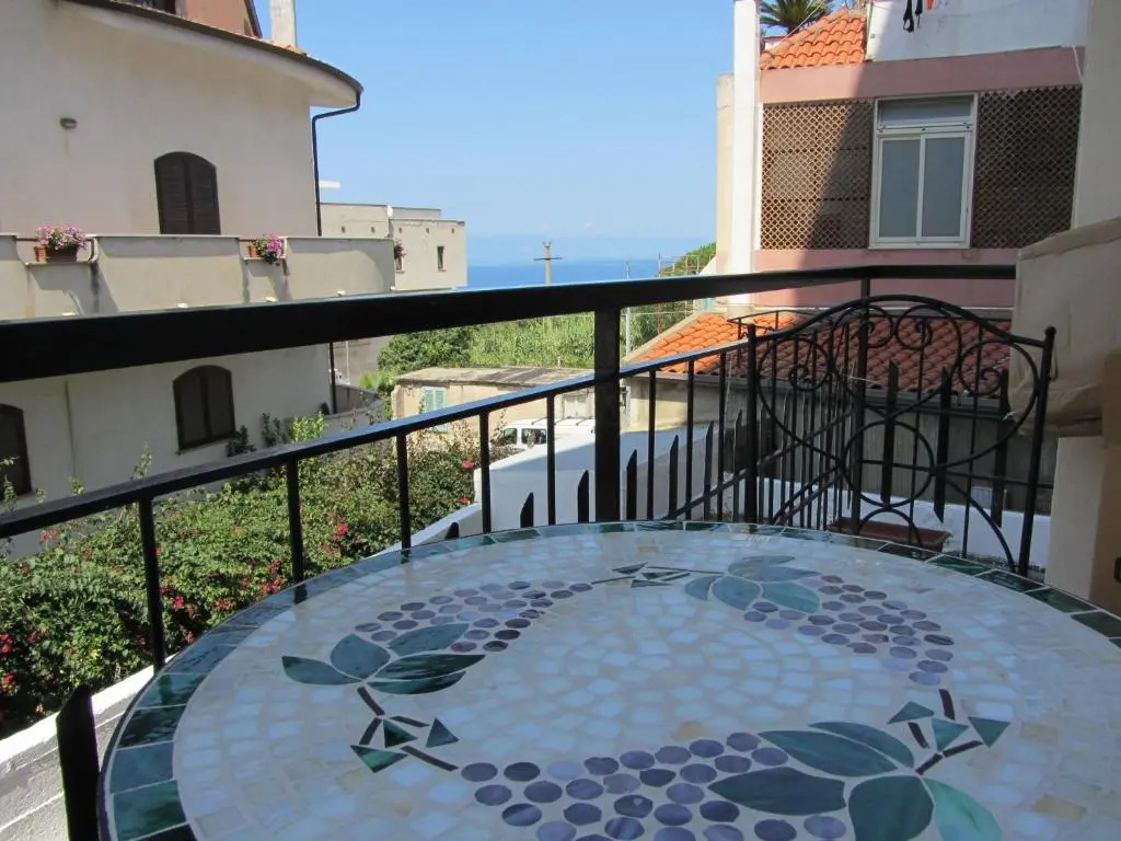 Standard Double room with sea view (full double bed)