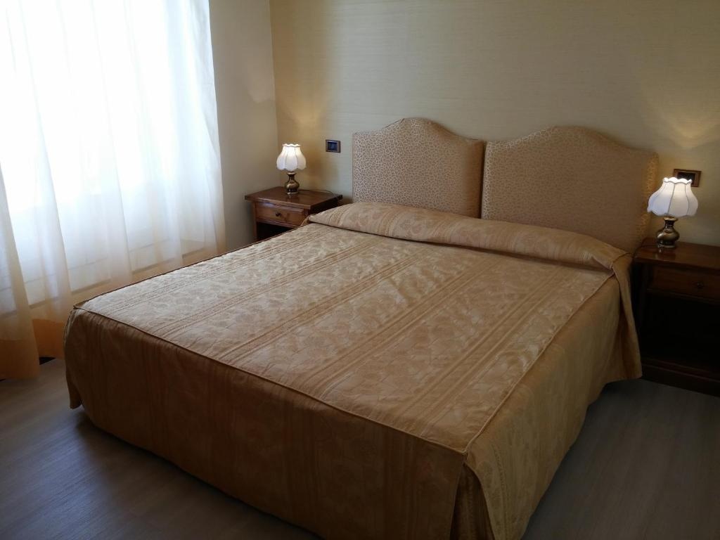 Hotel Riviera — 5