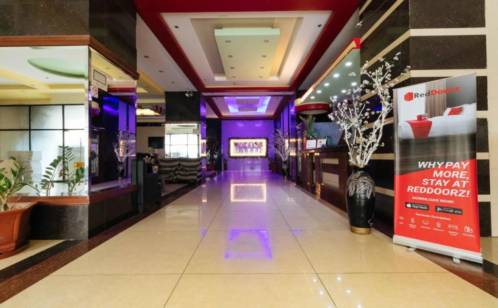 Lobby & Reception