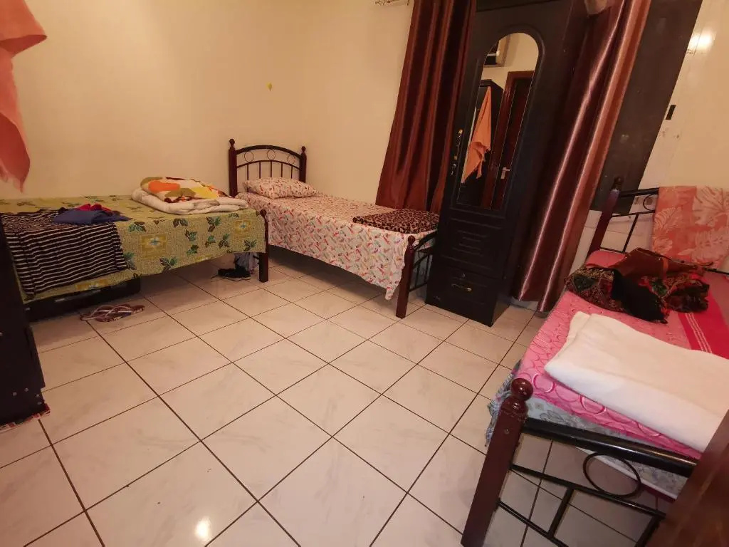 Bed Space For Females Near Metro Station