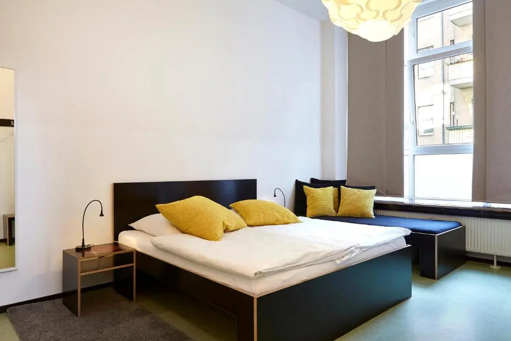 Double room (full double bed)