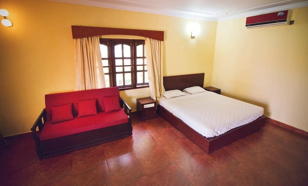 Premium Double room with garden view (full double bed)
