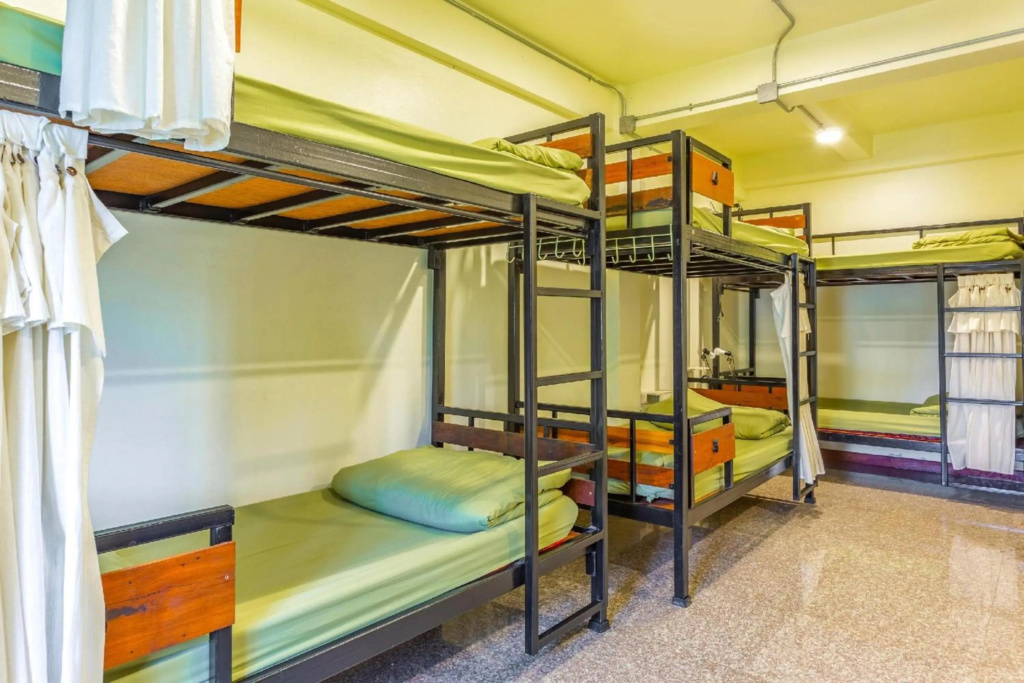 OYO 928 Leaf Hostel — 4