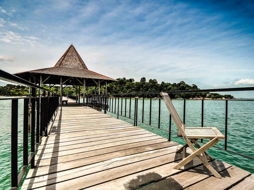 Beach & Waterfront