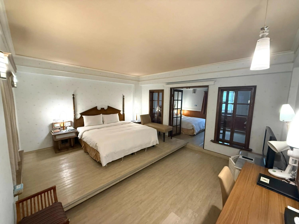 Seed Hotel — 3