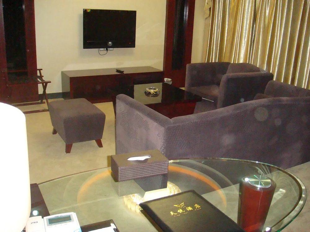 Deluxe Double Suite twin beds